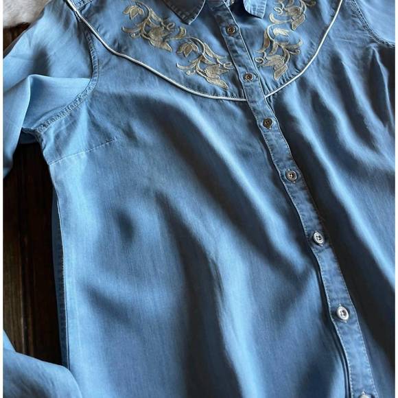 NEW SCULLY redwood shirt in chambray - Picture 3 of 5